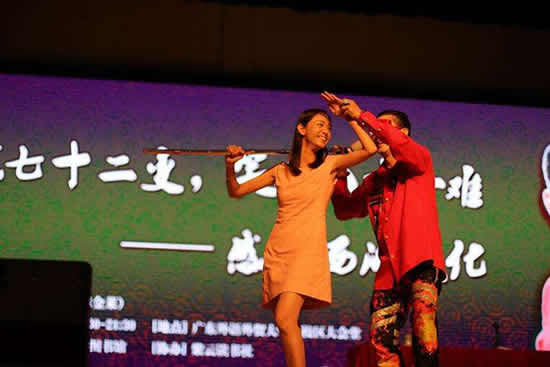 六小龄童来到广外大学城校区大谈西游文化
