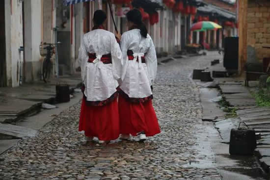 2018年第二届中华传统服饰节在珠玑古巷举行 弘扬浓郁南雄特色文化