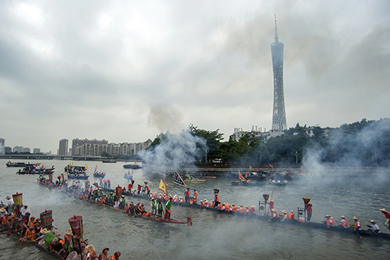 现在广州新中轴线的双塔所在地原来是猎德村的鱼塘