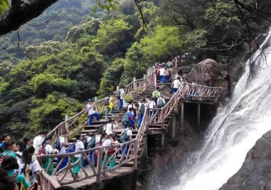 广州八月旅游哪里好玩？到增城白水寨青山绿水中去避暑吧！