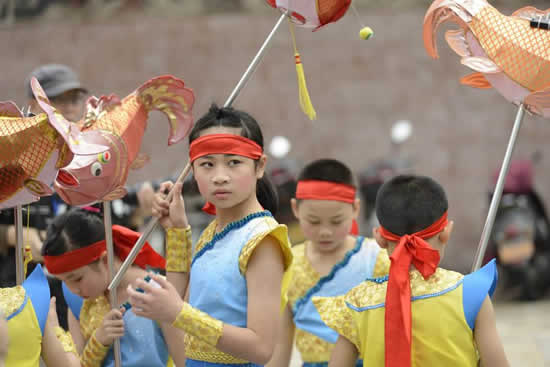 广州夏天一日游哪里好玩？带你到沙湾古镇欣赏沙湾飘色吧！