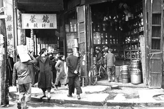 1949年的广州城中西合璧的上下九商业街是怎样的？来看看老西关的一些陈年往事！