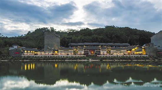 广州一日游哪里好玩？到200多年的清代客家围屋享受精品酒店服务！