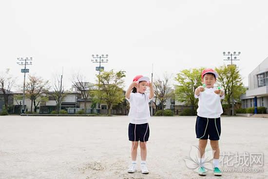 广州番禺区这两名小学生跳绳跳开了花，在世界舞台绽放风采